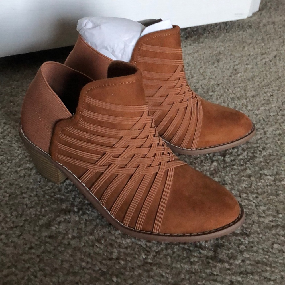 New in box Zee Alexis Molly bootie
